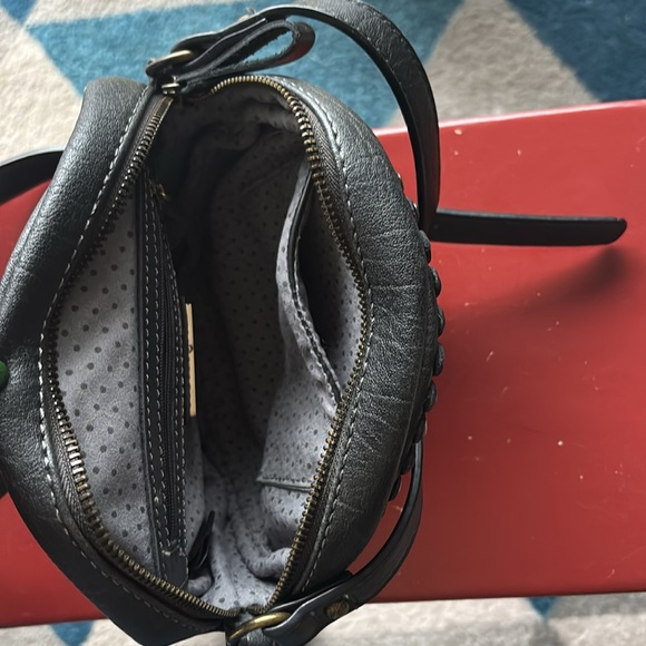 Small black Moda Luxe crossbody handbag - Picture 3 of 4